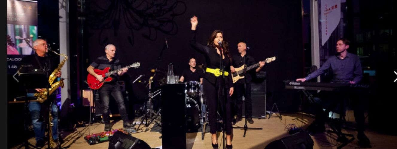 bedrijfsfeest
| bruiloft | caf�'s & festivals | priv�feest | receptie